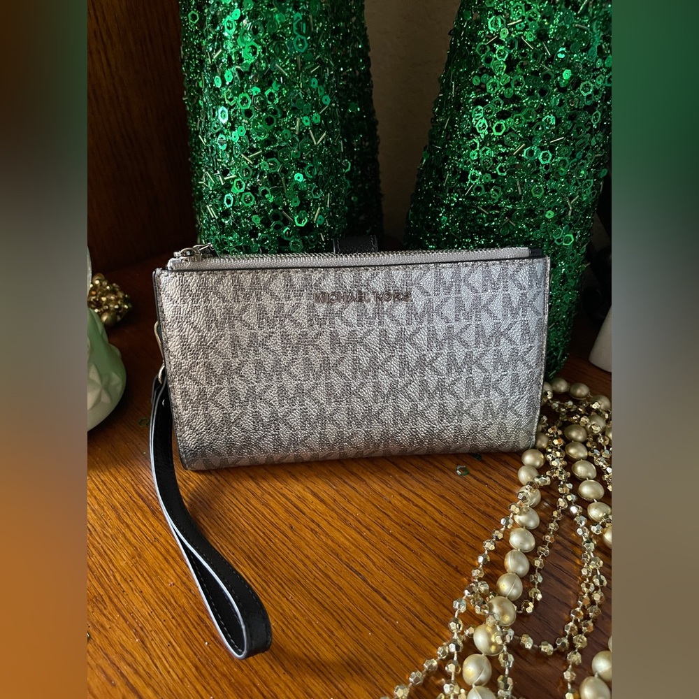Michael Kors Adele Smartphone Metallic Silver Wallet Wristlet